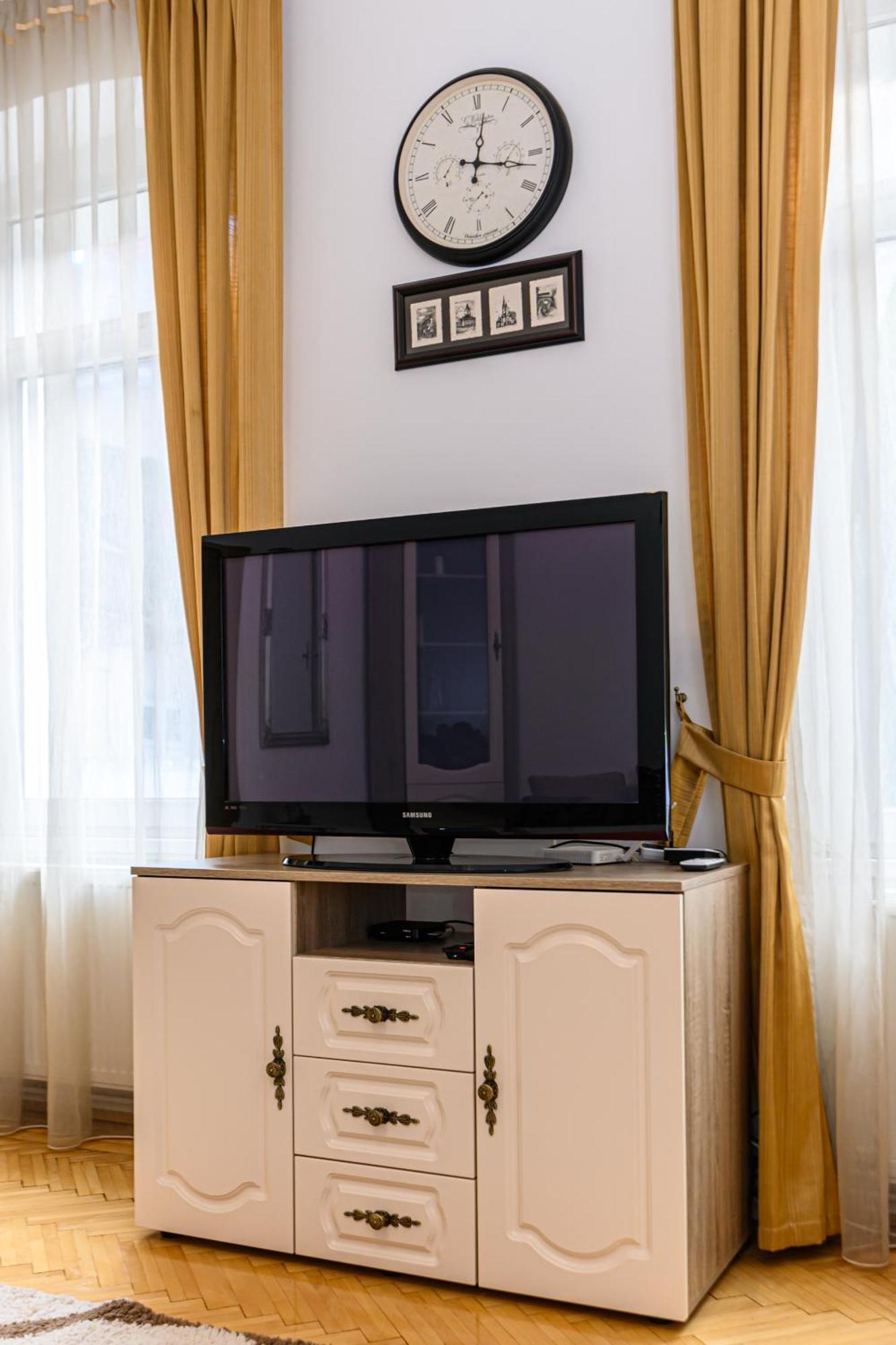 Centrul Vechi - 67sqm - 2min To Counsel Square Apartment *
