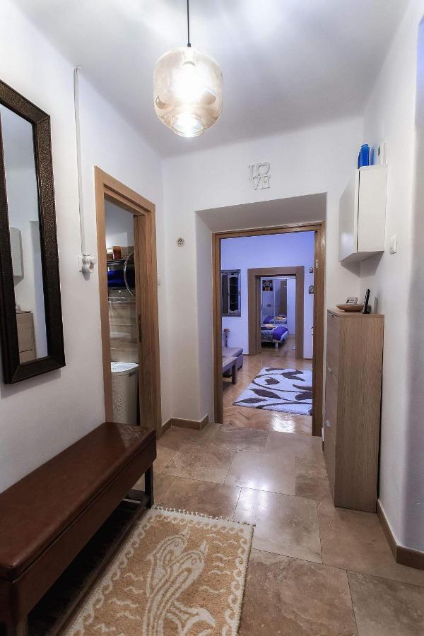 Centrul Vechi - 67sqm - 2min To Counsel Square Apartment